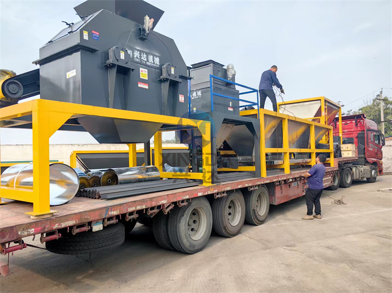 菌肥不銹鋼有機肥生產(chǎn)線發(fā)貨現(xiàn)場